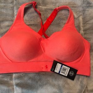 UA SPORTS BRA SIZE XL NWT